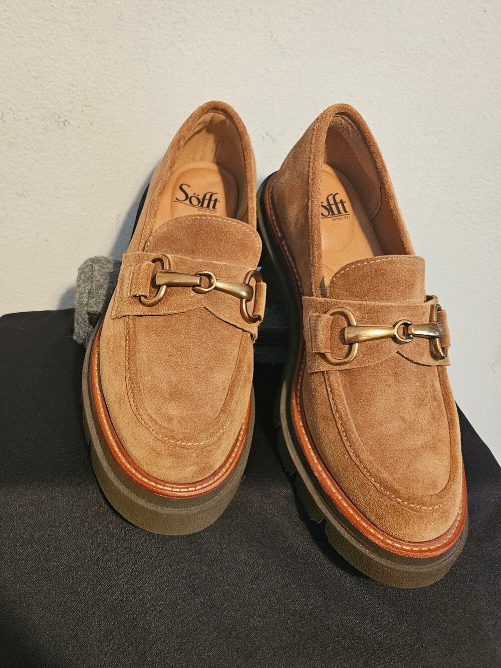 Sofft Woman's Satara Loafers Tan suede size 7